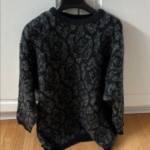 Benetton Cozy Black & Gray Patterned Women’s Sweater